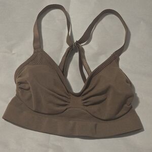 SKIMS Seamless Sculpt Bralette in Jasper color. Size XXS. **BRAND NEW NO TAGS**